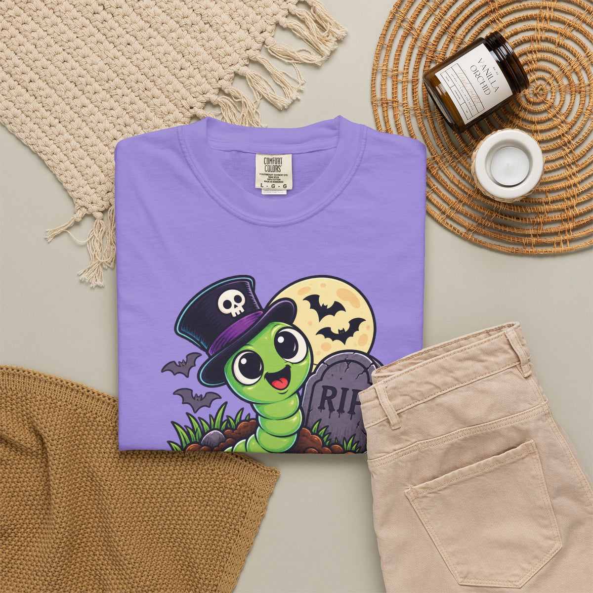 Living My Best Afterlife – Cute Halloween Graveyard Worm T-Shirt