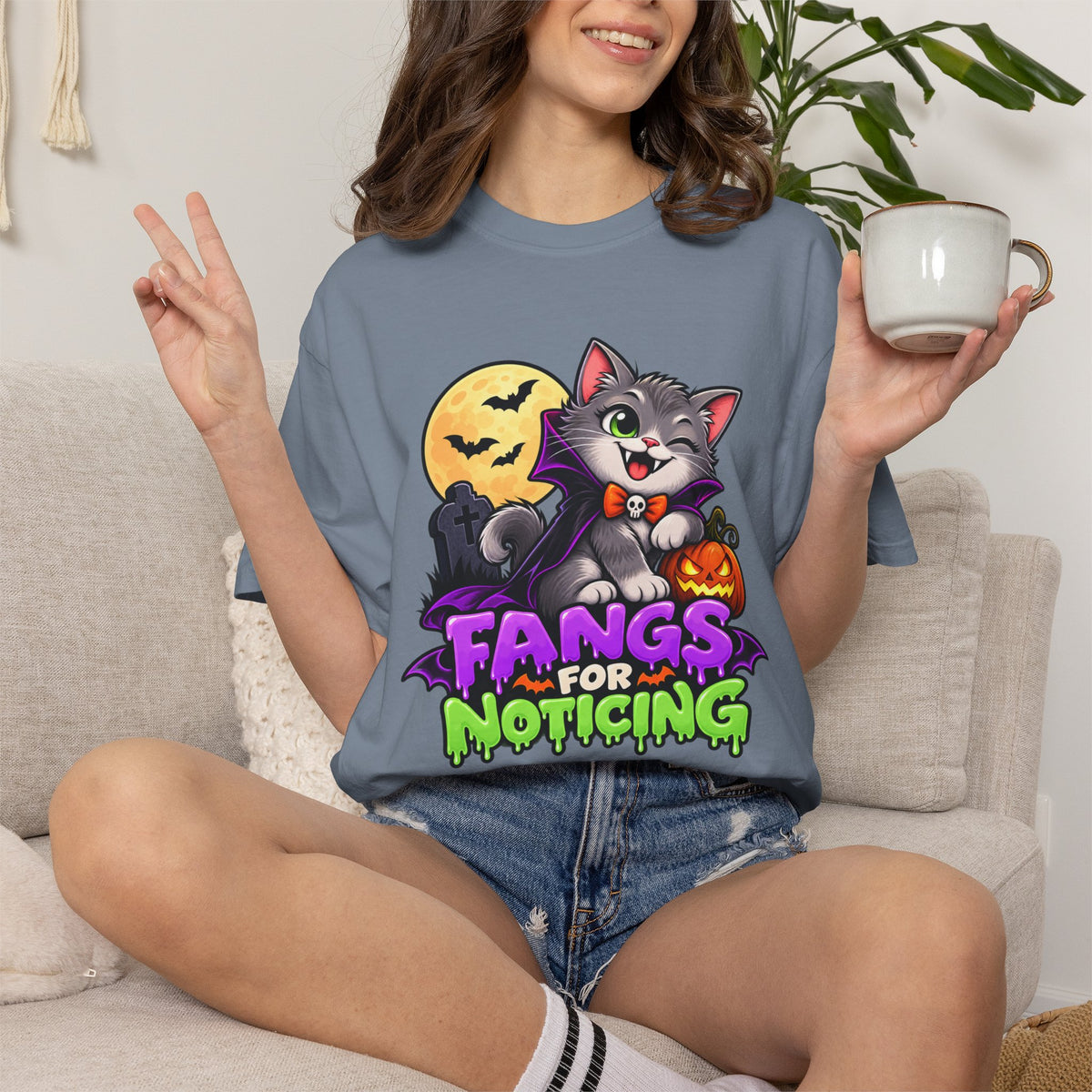 Fangs for Noticing – Cute Vampire Cat Halloween T-Shirt