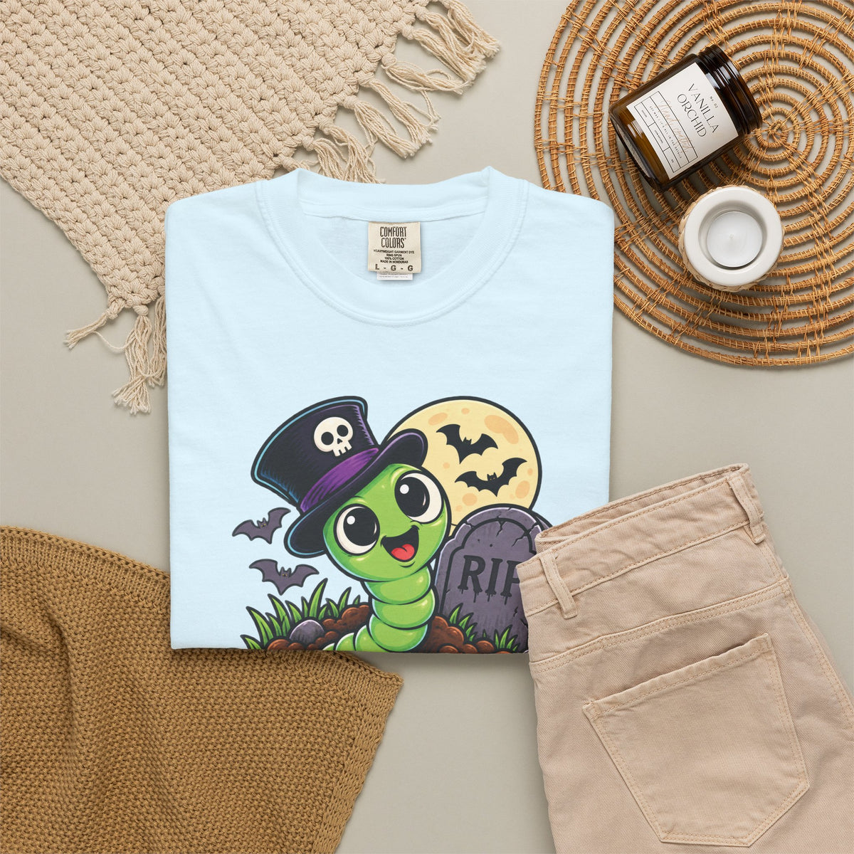 Living My Best Afterlife – Cute Halloween Graveyard Worm T-Shirt