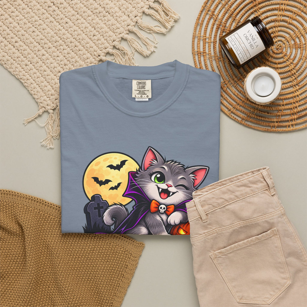Fangs for Noticing – Cute Vampire Cat Halloween T-Shirt
