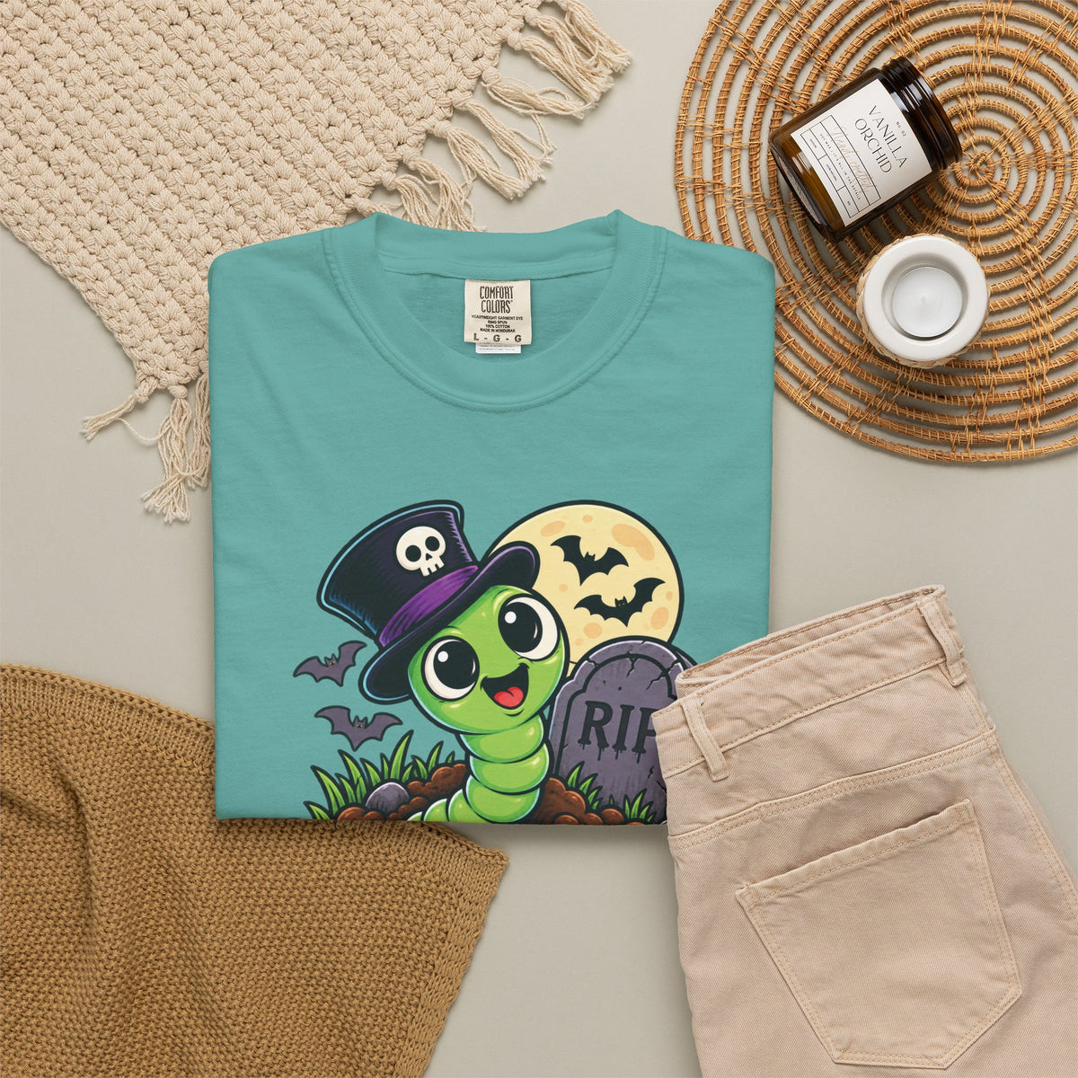 Living My Best Afterlife – Cute Halloween Graveyard Worm T-Shirt