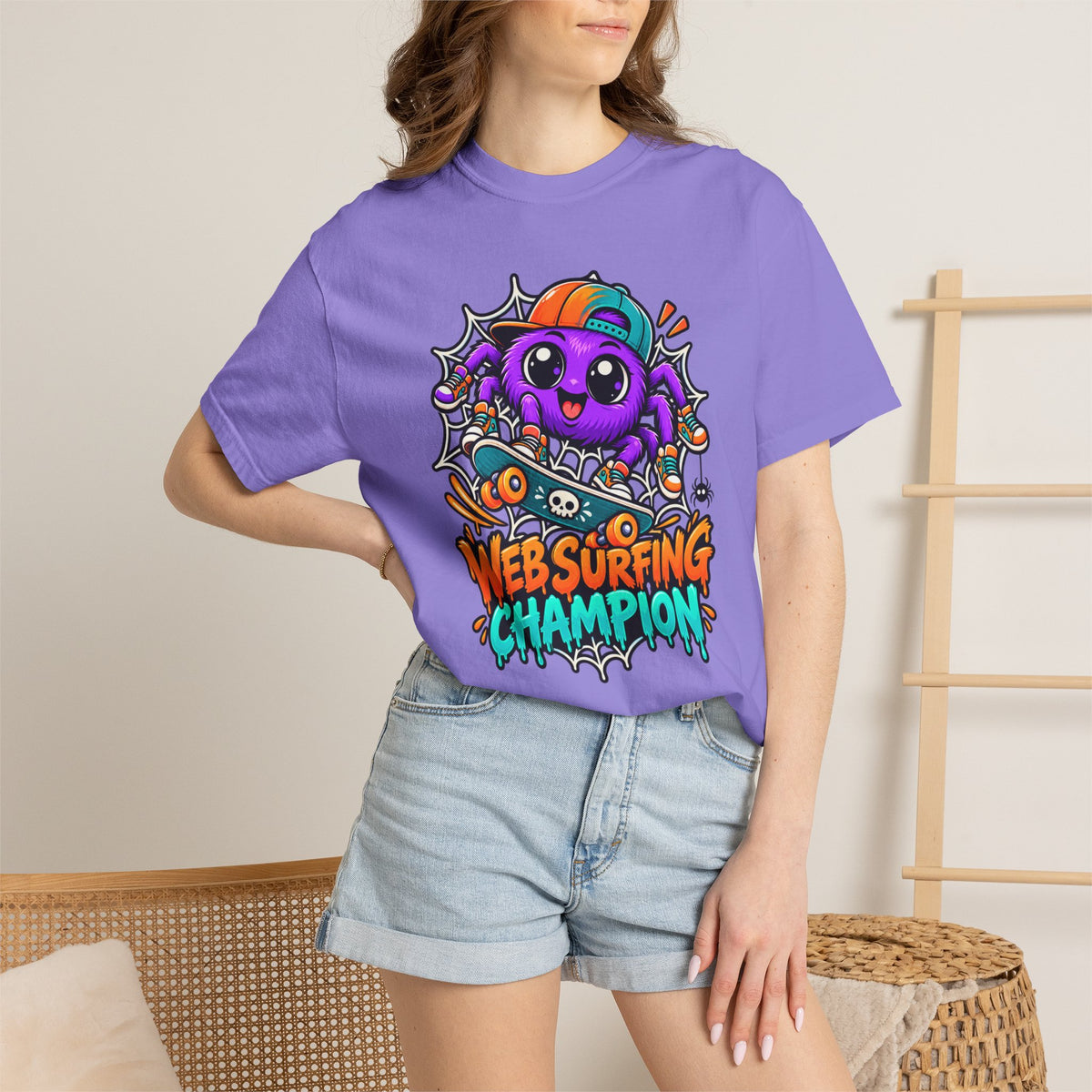 Web Surfing Champion – Cute Halloween Spider T-Shirt