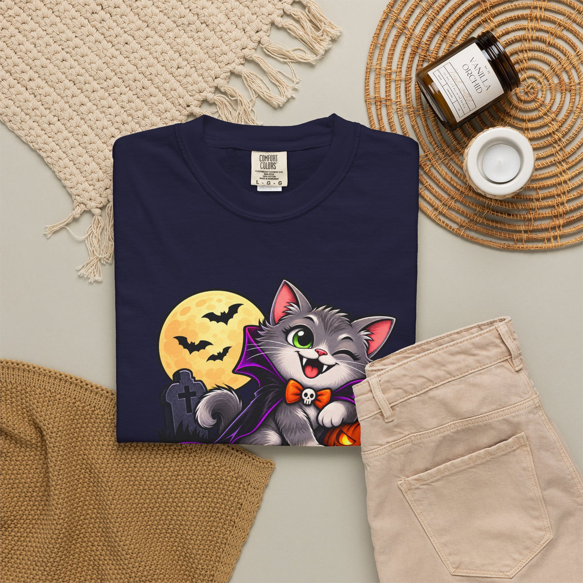 Fangs for Noticing – Cute Vampire Cat Halloween T-Shirt