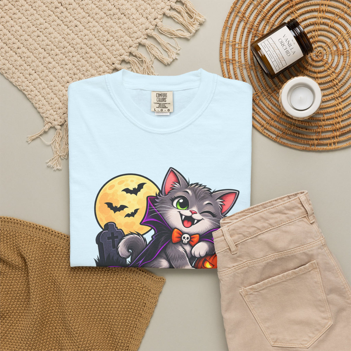 Fangs for Noticing – Cute Vampire Cat Halloween T-Shirt