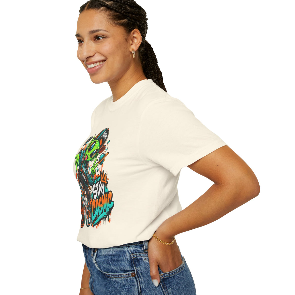 Alien Streetwear T-Shirt — “Stay Cosmic” Graphic Tee