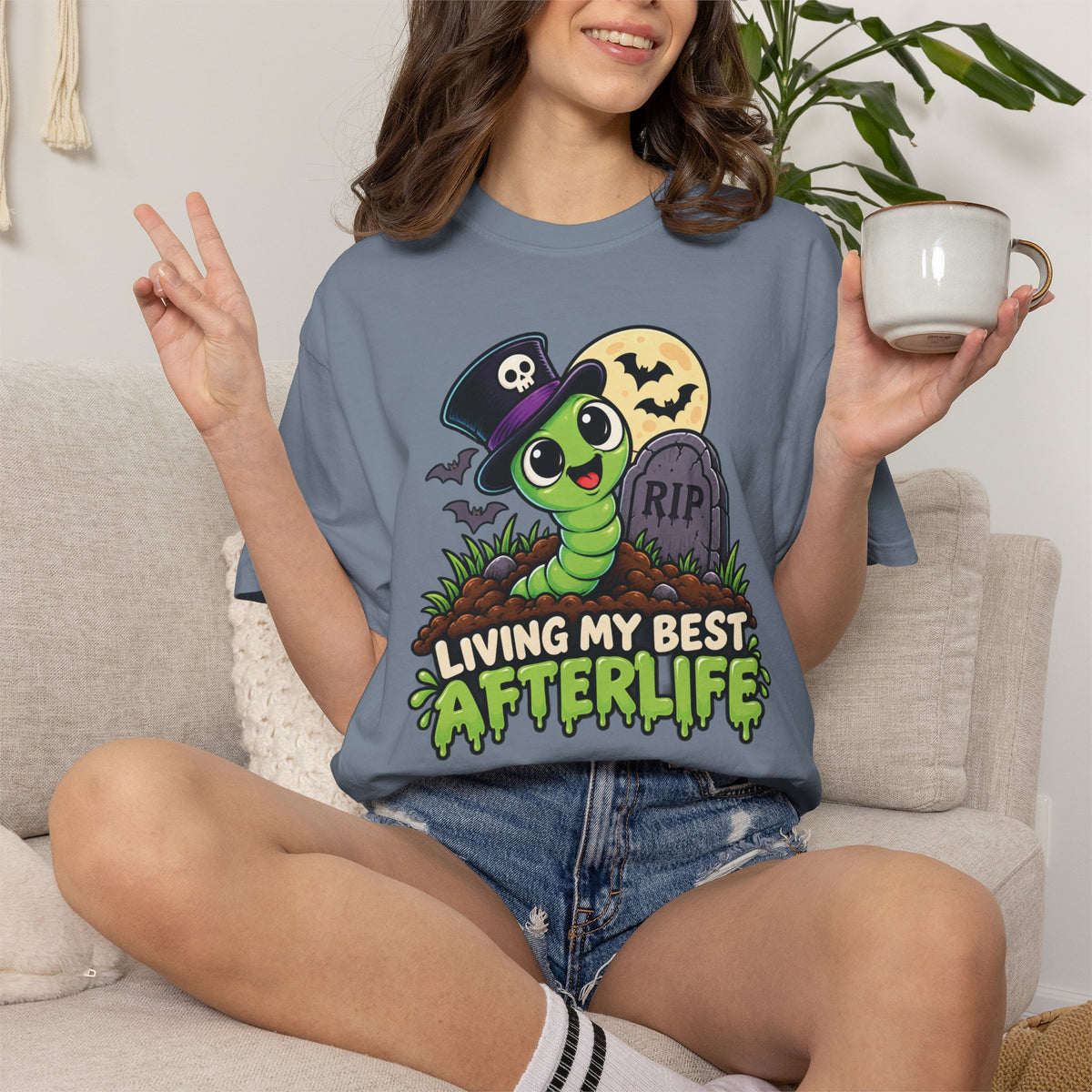 Living My Best Afterlife – Cute Halloween Graveyard Worm T-Shirt