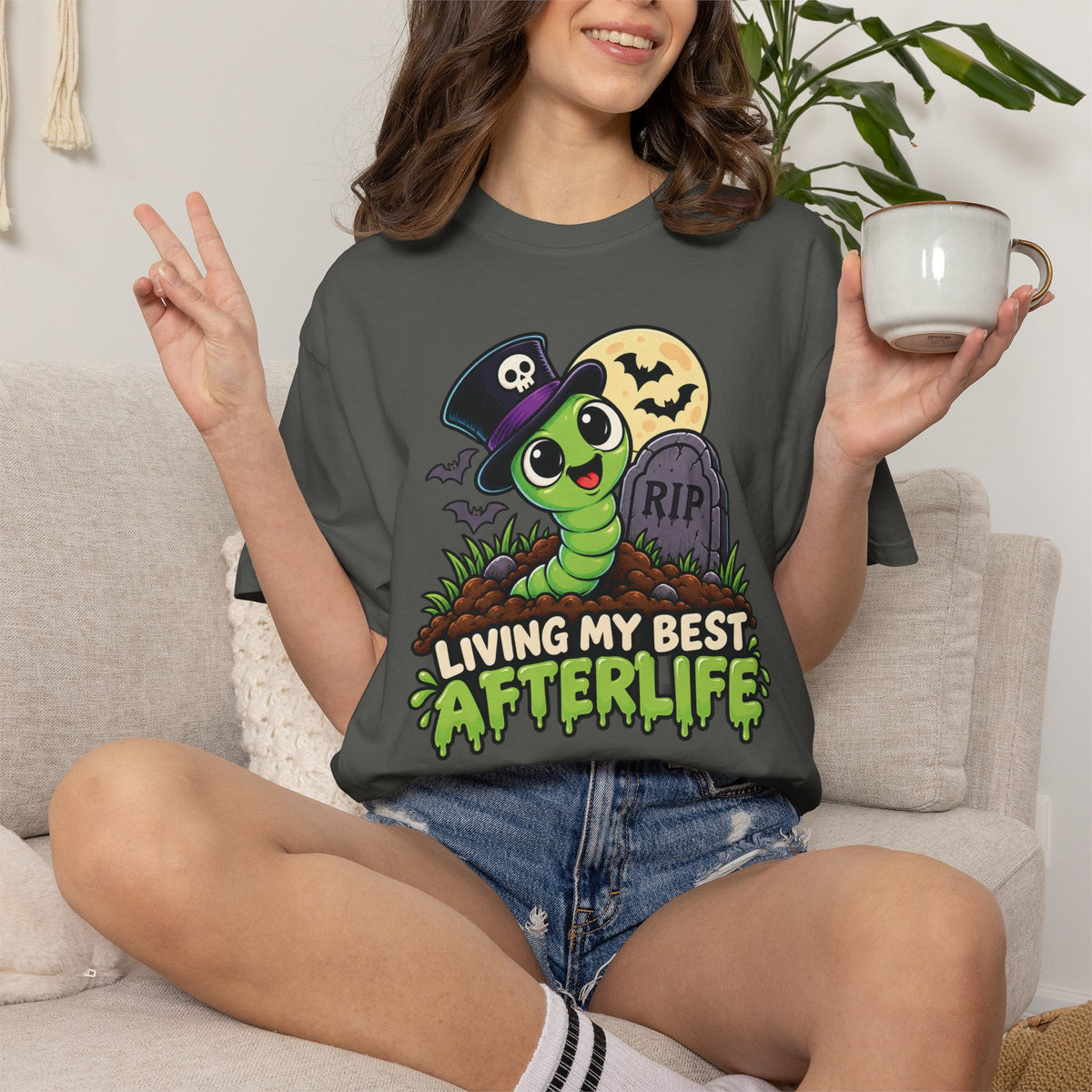Living My Best Afterlife – Cute Halloween Graveyard Worm T-Shirt