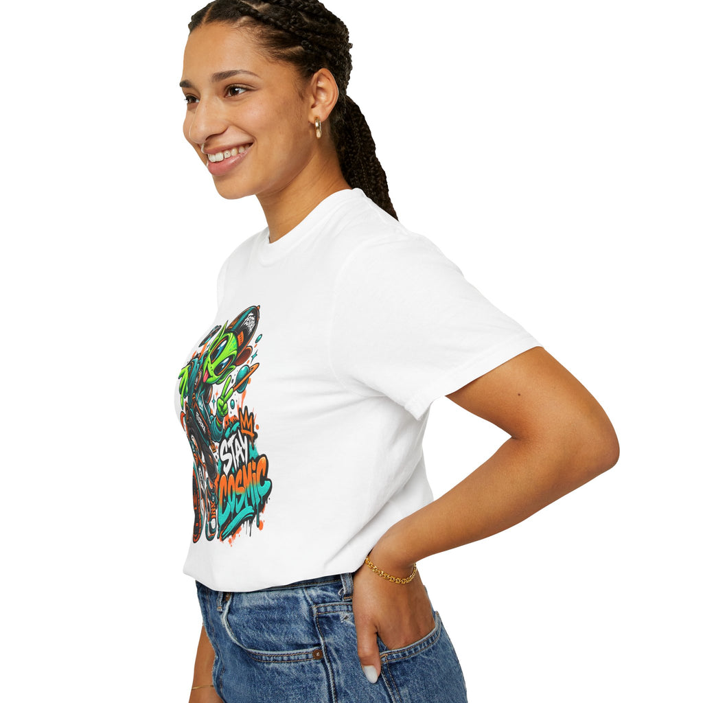 Alien Streetwear T-Shirt — “Stay Cosmic” Graphic Tee