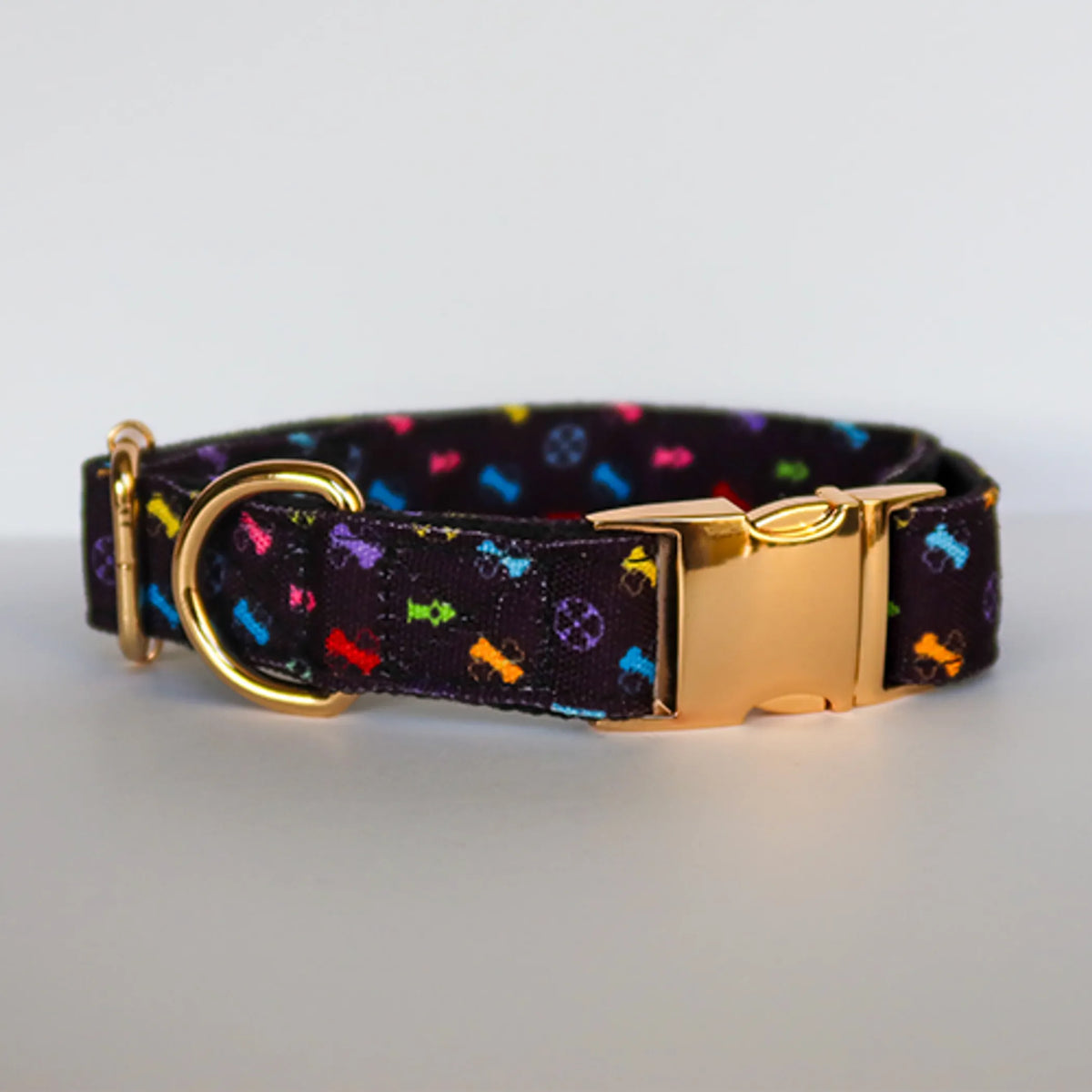 Bone Pattern Dog Collar – Gold Buckle Everyday Style