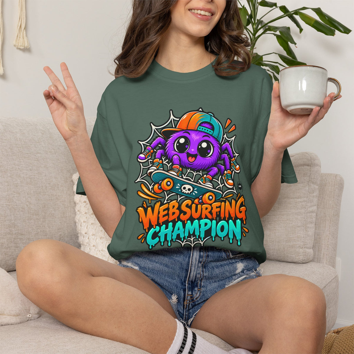 Web Surfing Champion – Cute Halloween Spider T-Shirt
