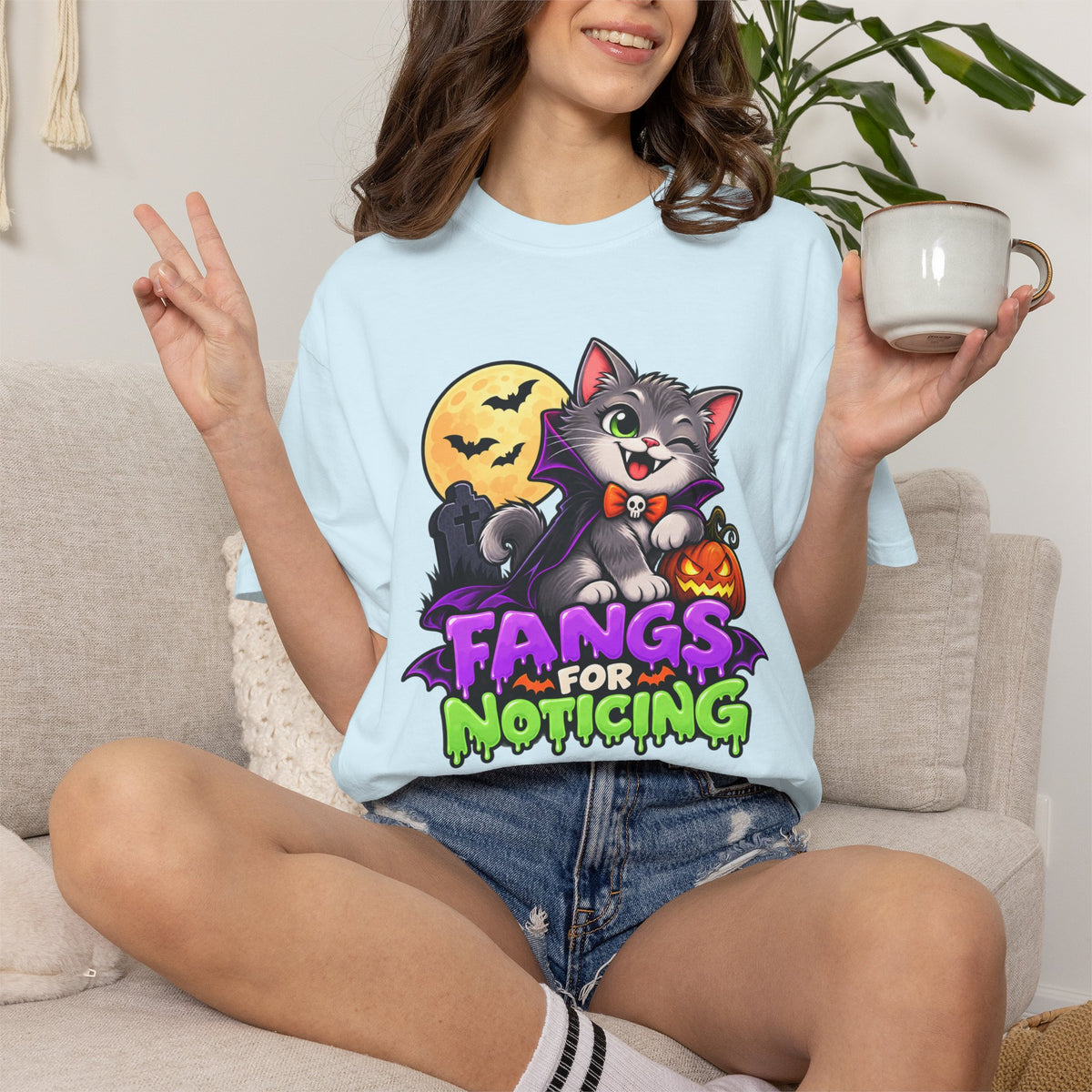 Fangs for Noticing – Cute Vampire Cat Halloween T-Shirt