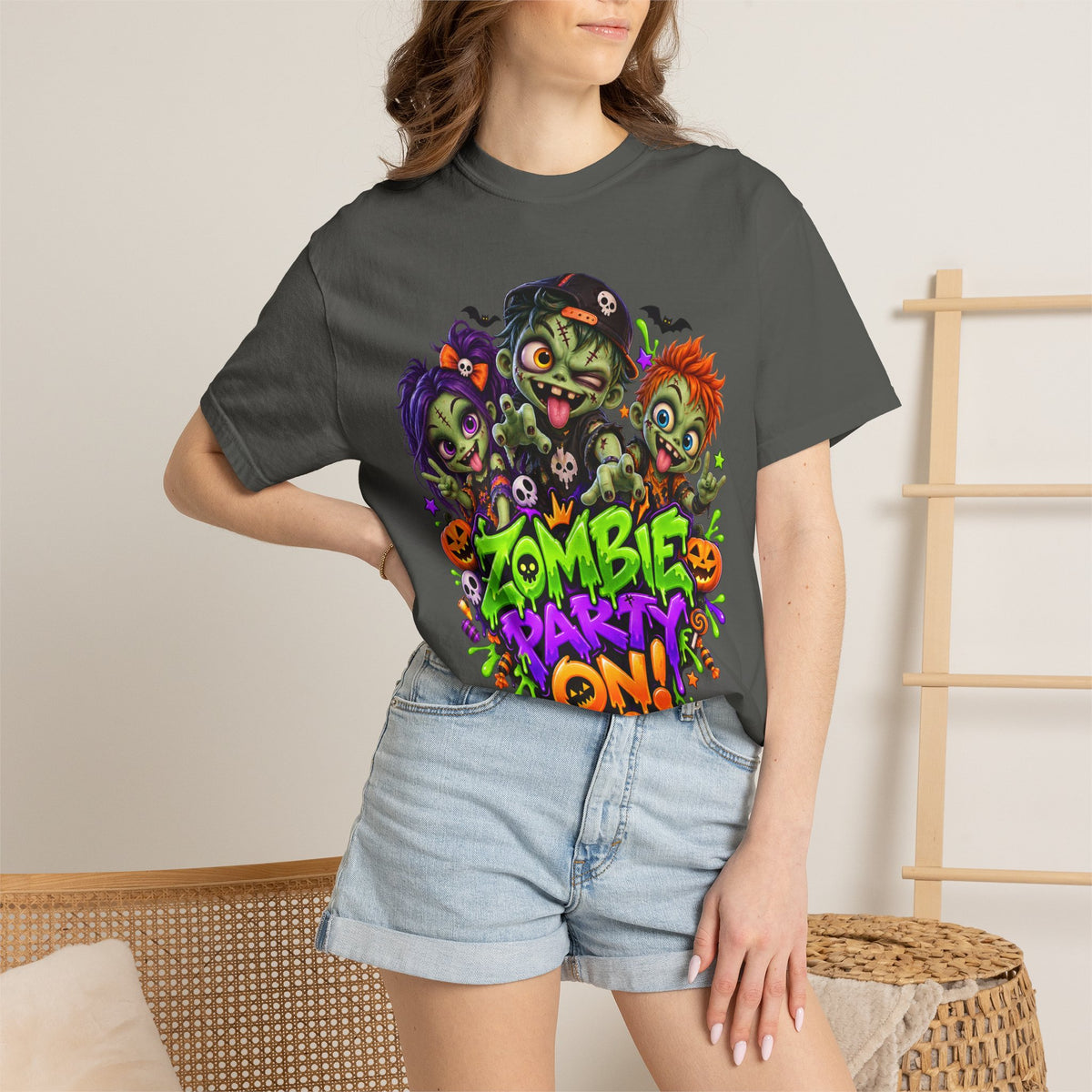 Zombie Party On! – Halloween Zombie Crew Graphic T-Shirt