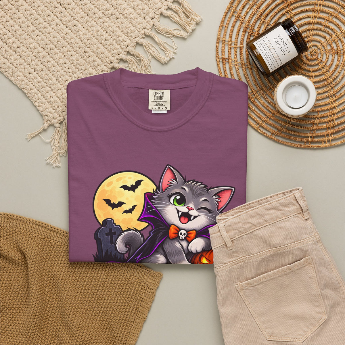 Fangs for Noticing – Cute Vampire Cat Halloween T-Shirt