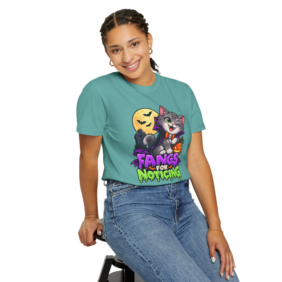 Fangs for Noticing – Cute Vampire Cat Halloween T-Shirt