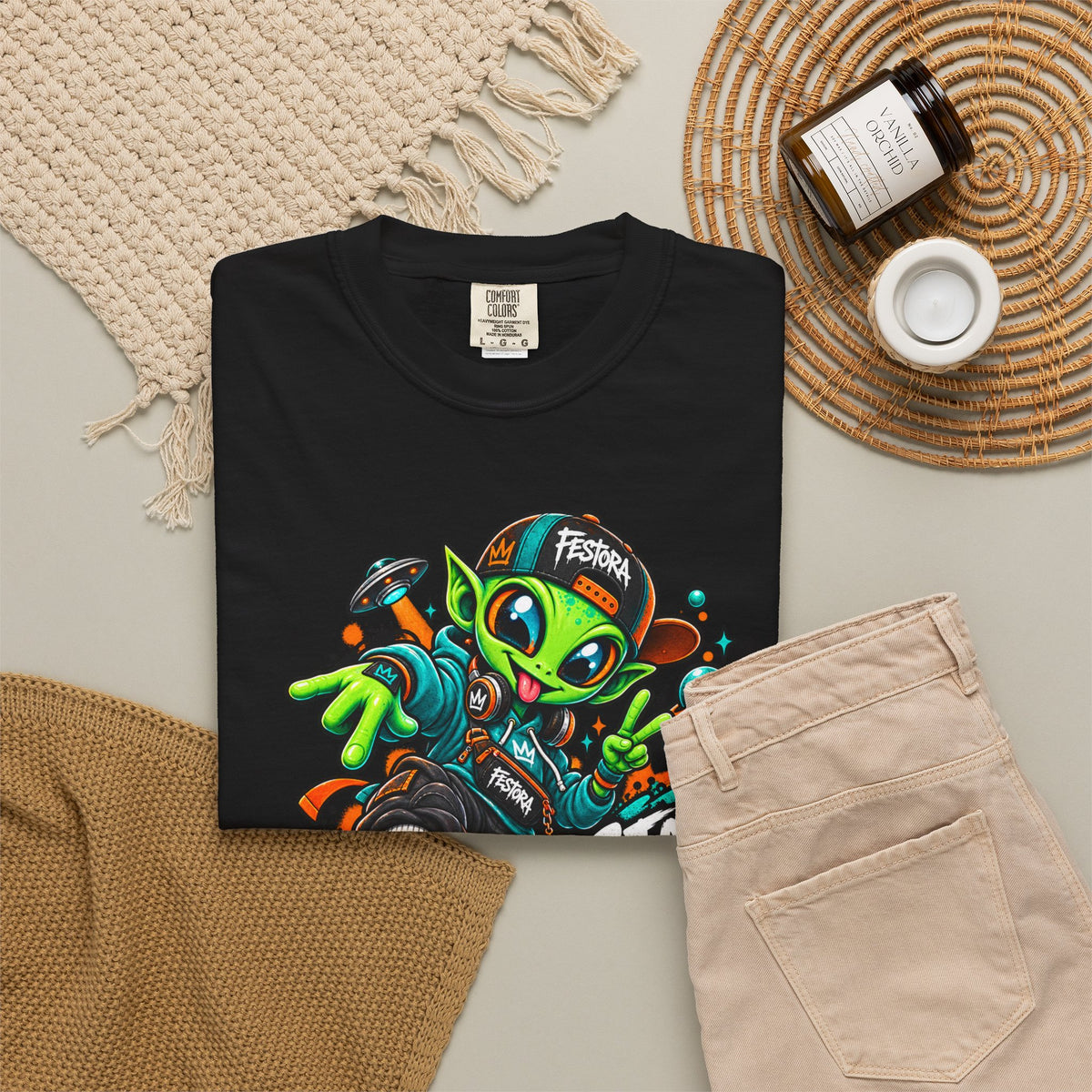 Alien Streetwear T-Shirt — “Stay Cosmic” Graphic Tee