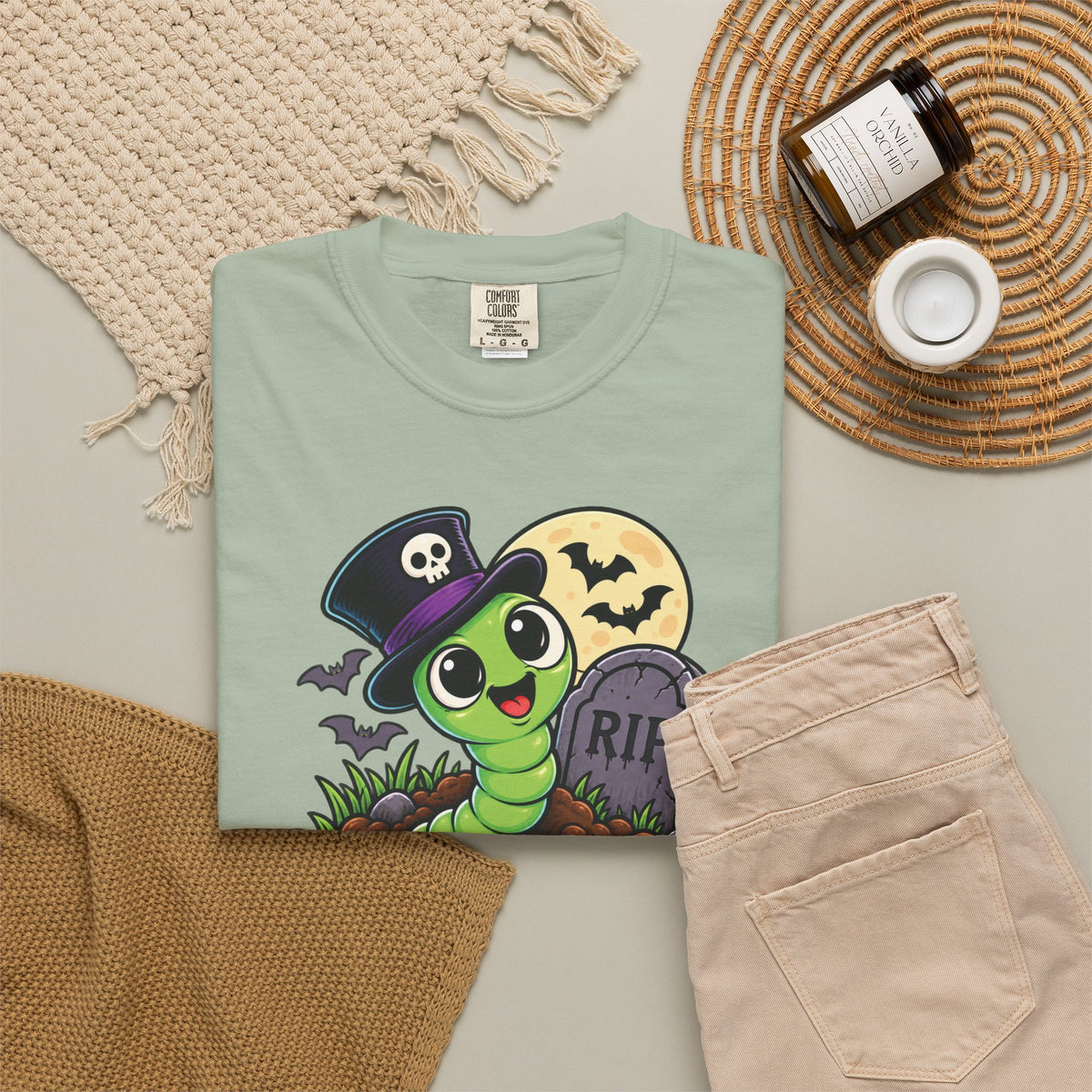 Living My Best Afterlife – Cute Halloween Graveyard Worm T-Shirt
