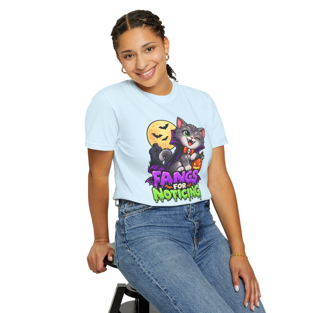 Fangs for Noticing – Cute Vampire Cat Halloween T-Shirt