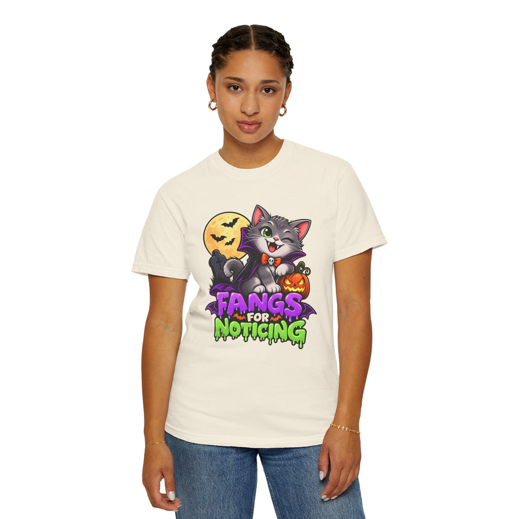 Fangs for Noticing – Cute Vampire Cat Halloween T-Shirt