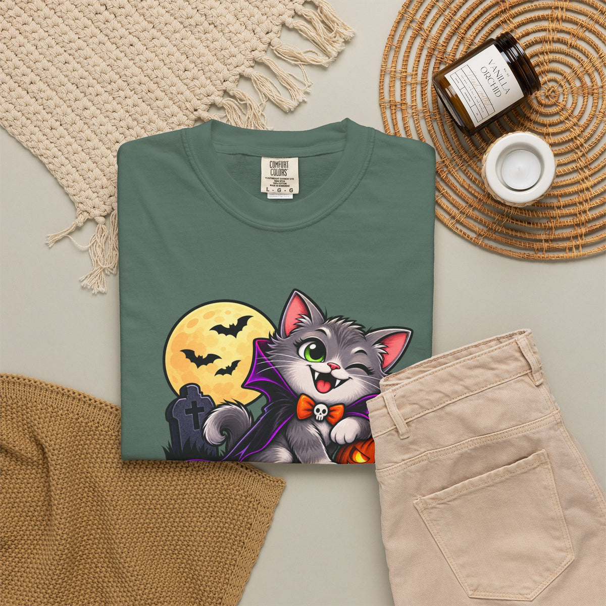 Fangs for Noticing – Cute Vampire Cat Halloween T-Shirt