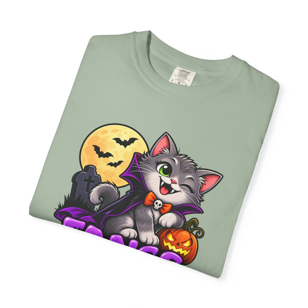 Fangs for Noticing – Cute Vampire Cat Halloween T-Shirt