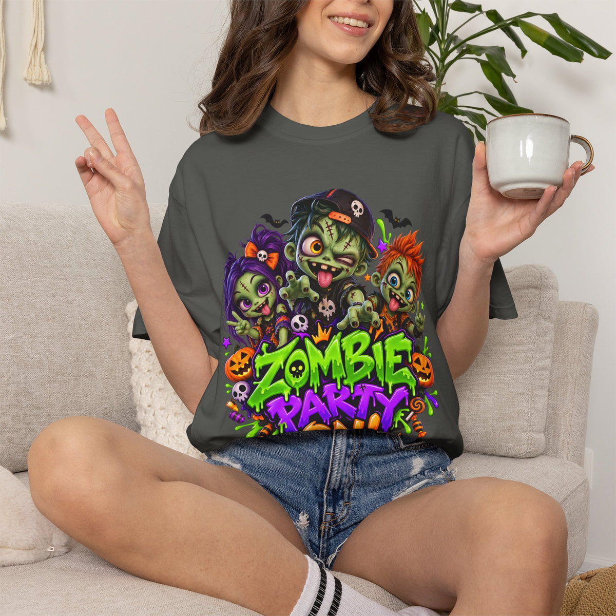 Zombie Party On! – Halloween Zombie Crew Graphic T-Shirt