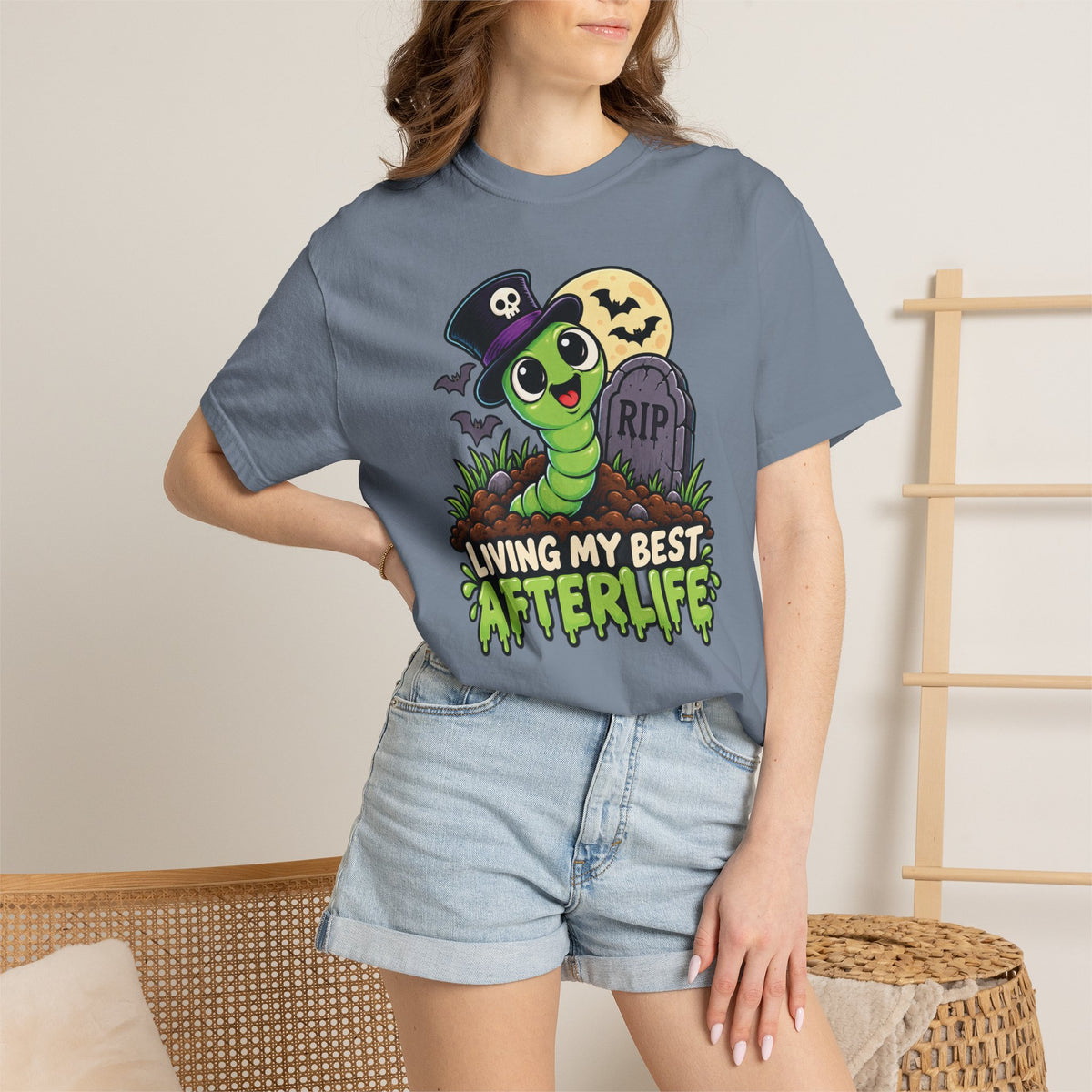 Living My Best Afterlife – Cute Halloween Graveyard Worm T-Shirt