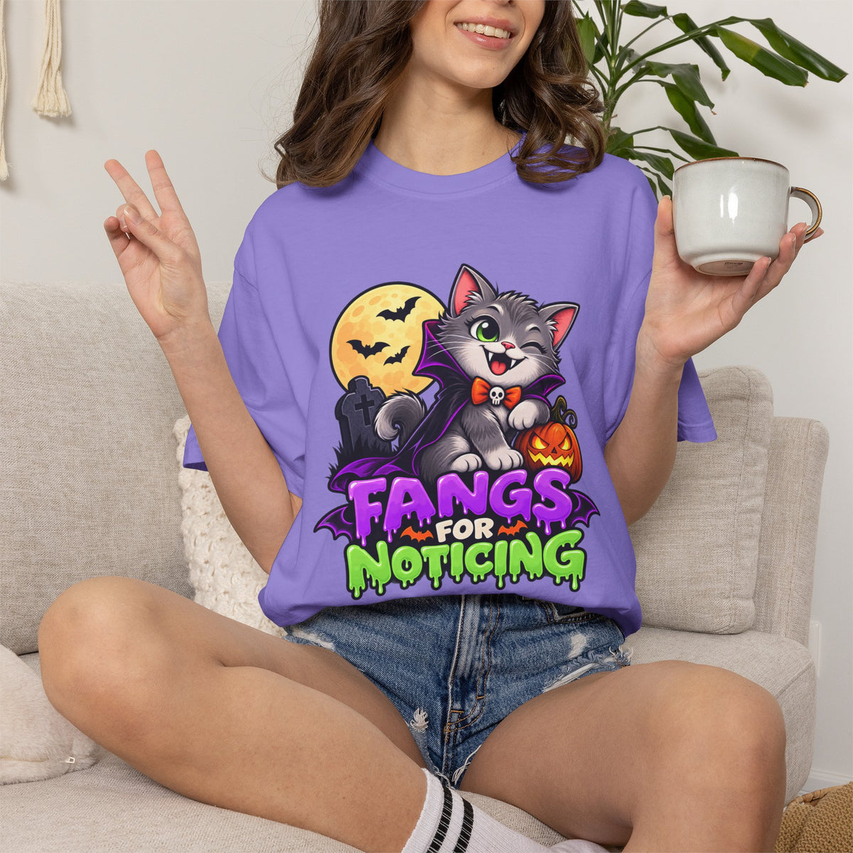 Fangs for Noticing – Cute Vampire Cat Halloween T-Shirt