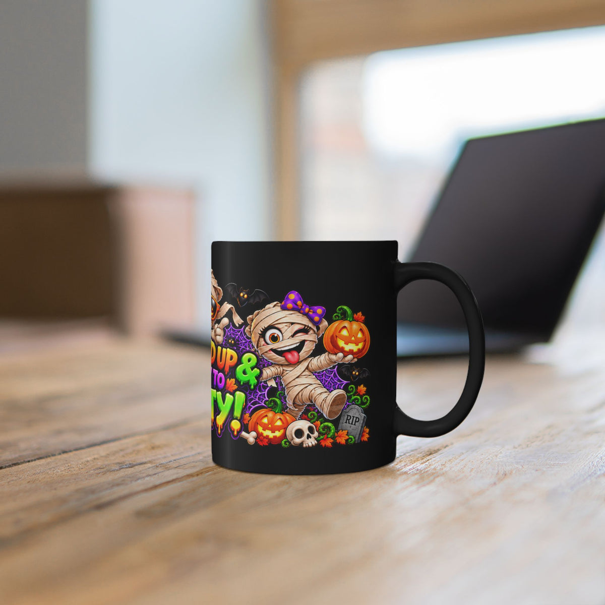 Wrapped Up & Ready to Party Black Mug – Funny Mummies & Halloween Design