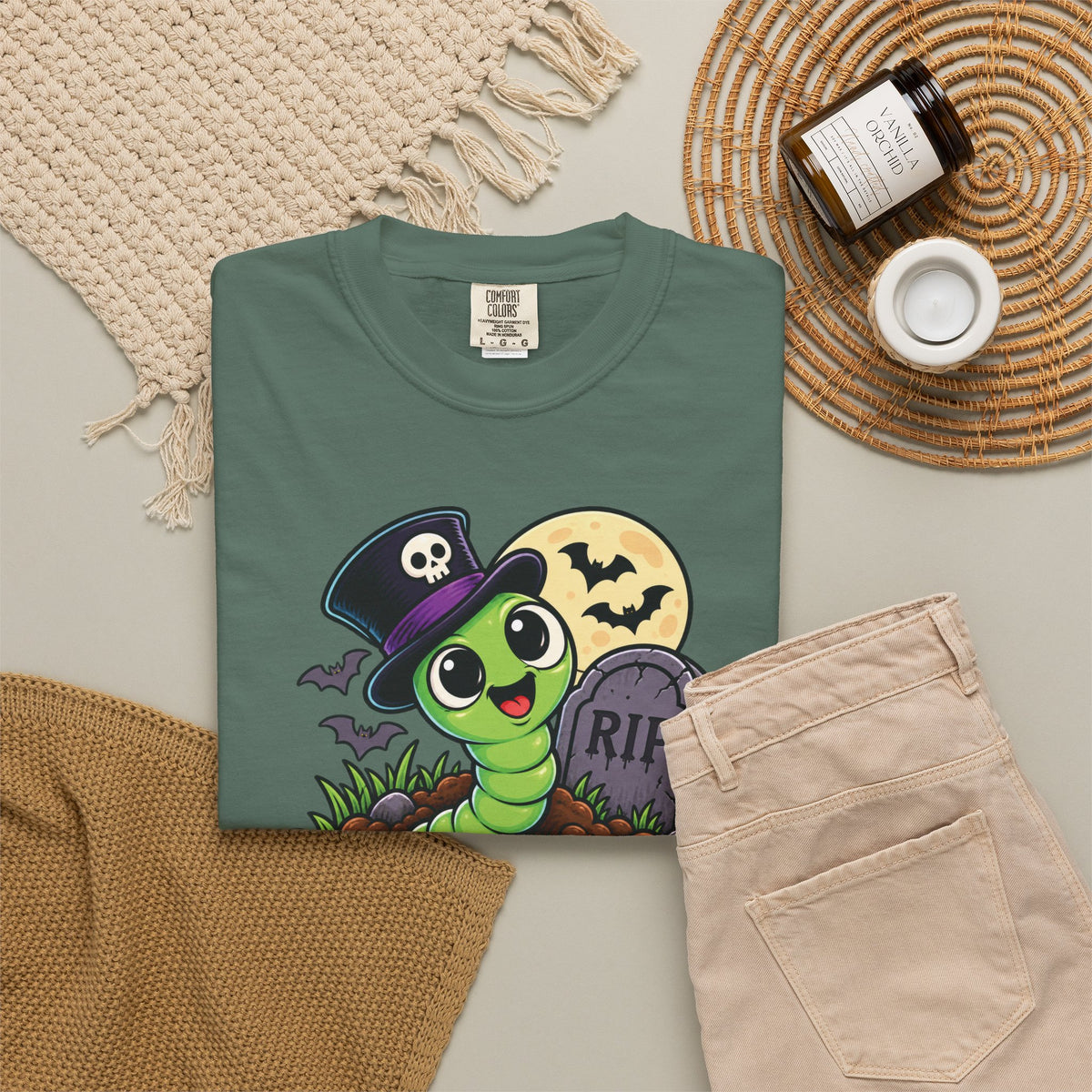 Living My Best Afterlife – Cute Halloween Graveyard Worm T-Shirt