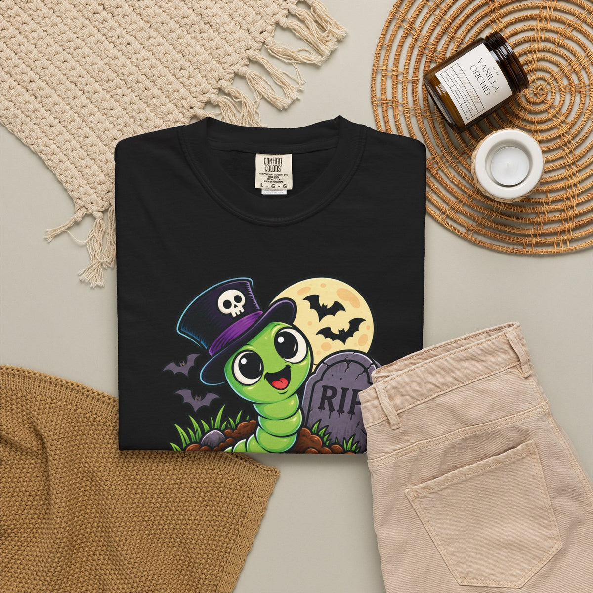 Living My Best Afterlife – Cute Halloween Graveyard Worm T-Shirt