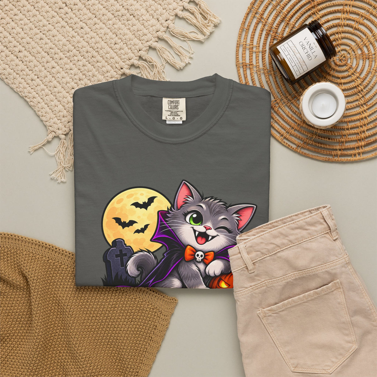 Fangs for Noticing – Cute Vampire Cat Halloween T-Shirt