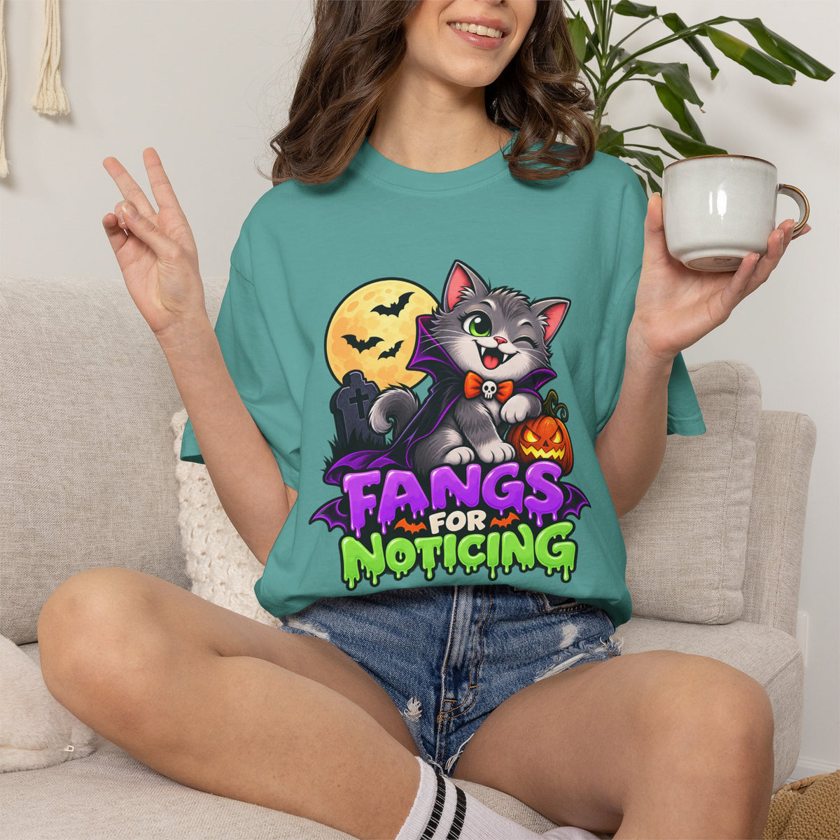 Fangs for Noticing – Cute Vampire Cat Halloween T-Shirt