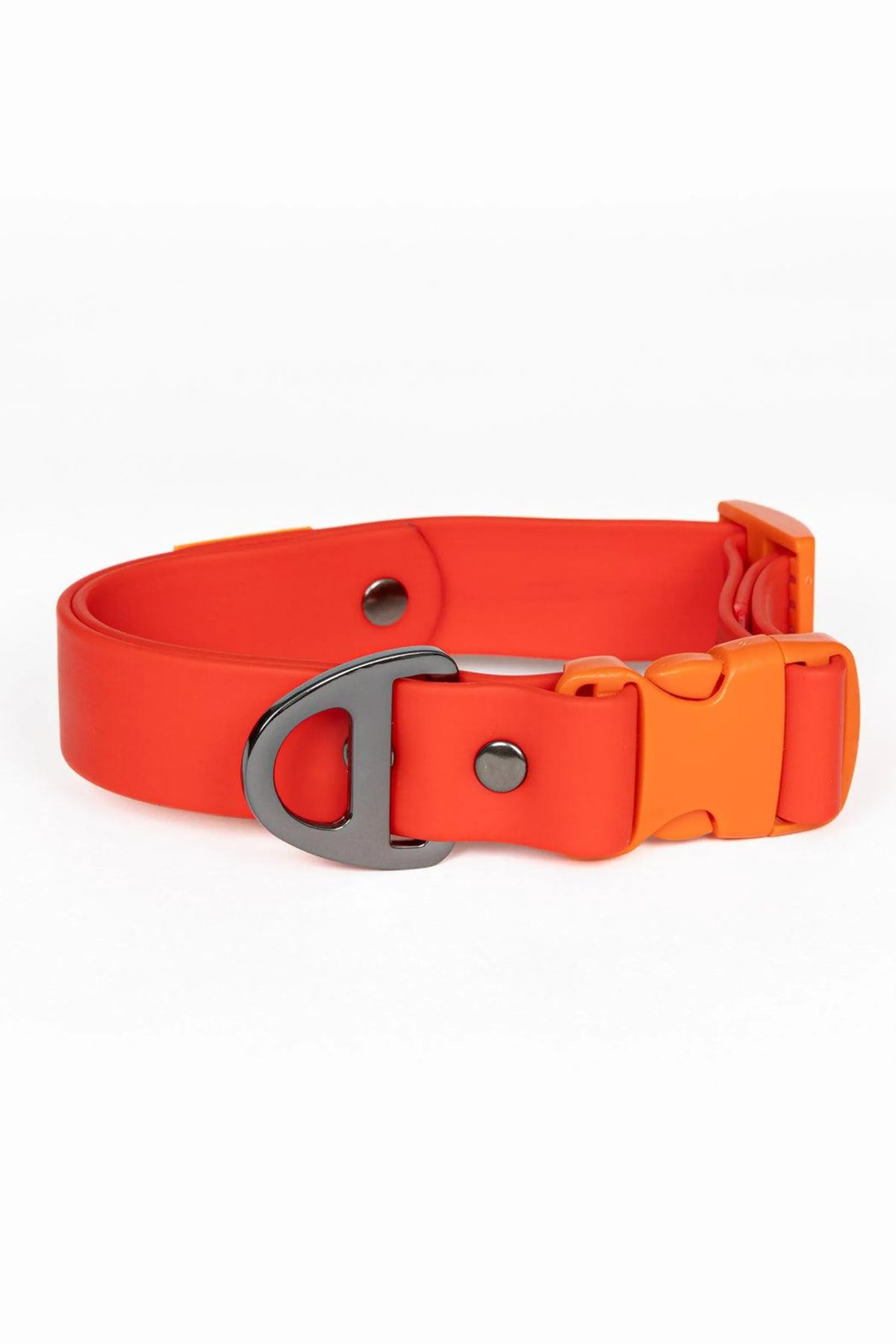 Scarlet Peaks Waterproof Dog Collar – Rugged Outdoor Style