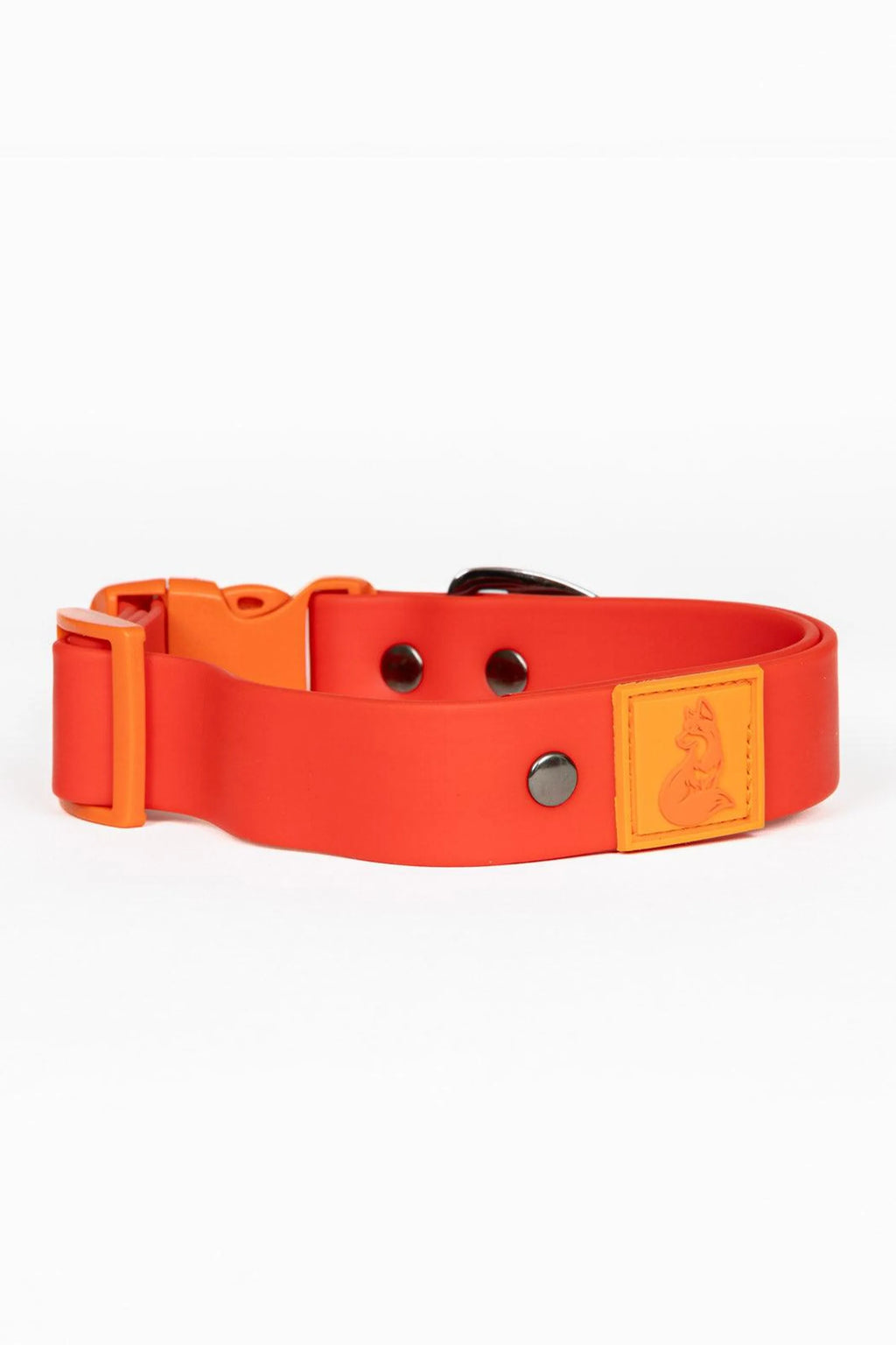 Scarlet Peaks Waterproof Dog Collar – Rugged Outdoor Style