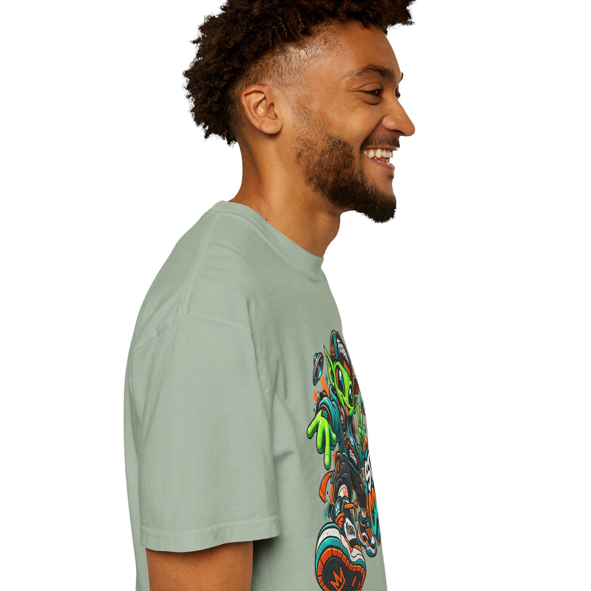 Alien Streetwear T-Shirt — “Stay Cosmic” Graphic Tee