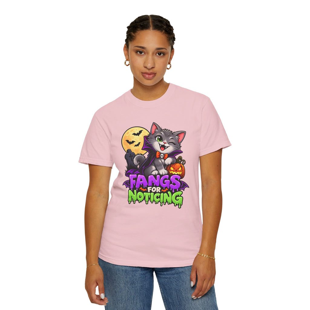 Fangs for Noticing – Cute Vampire Cat Halloween T-Shirt
