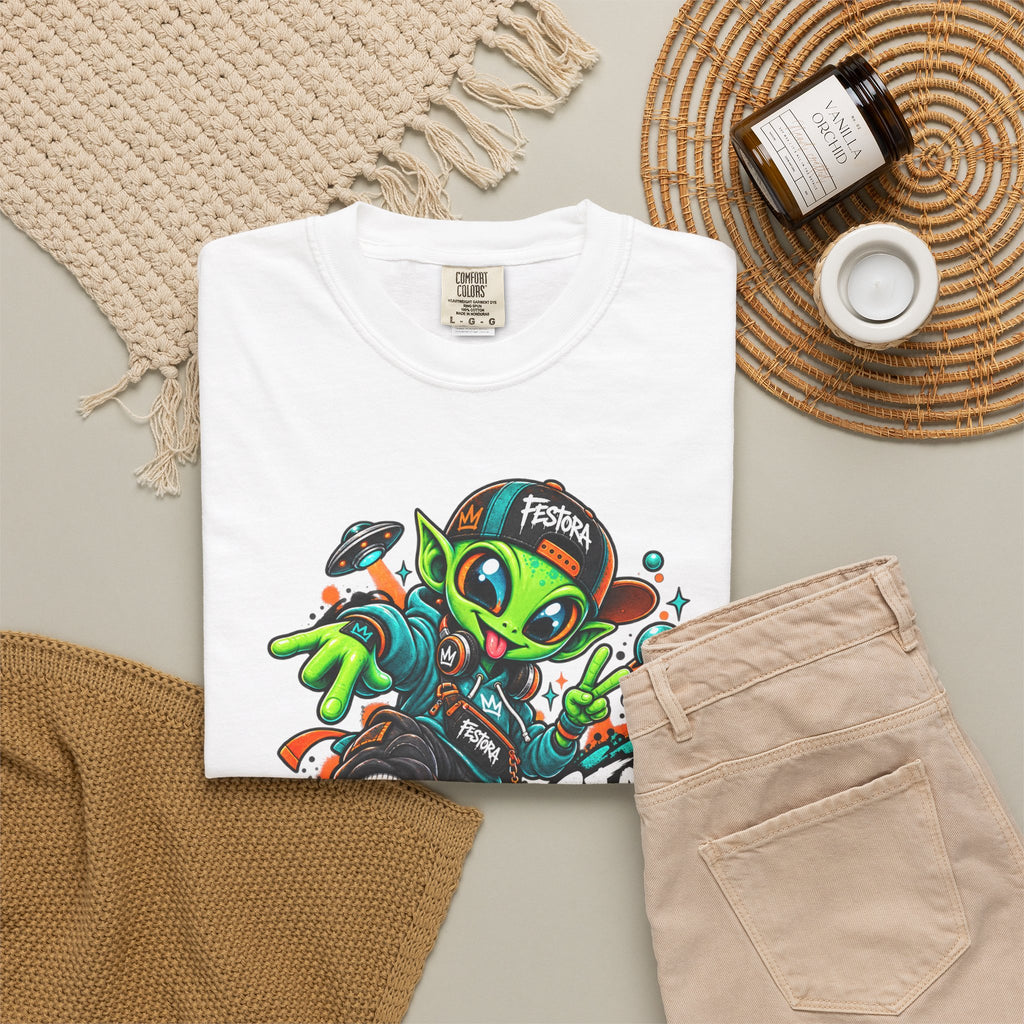 Alien Streetwear T-Shirt — “Stay Cosmic” Graphic Tee