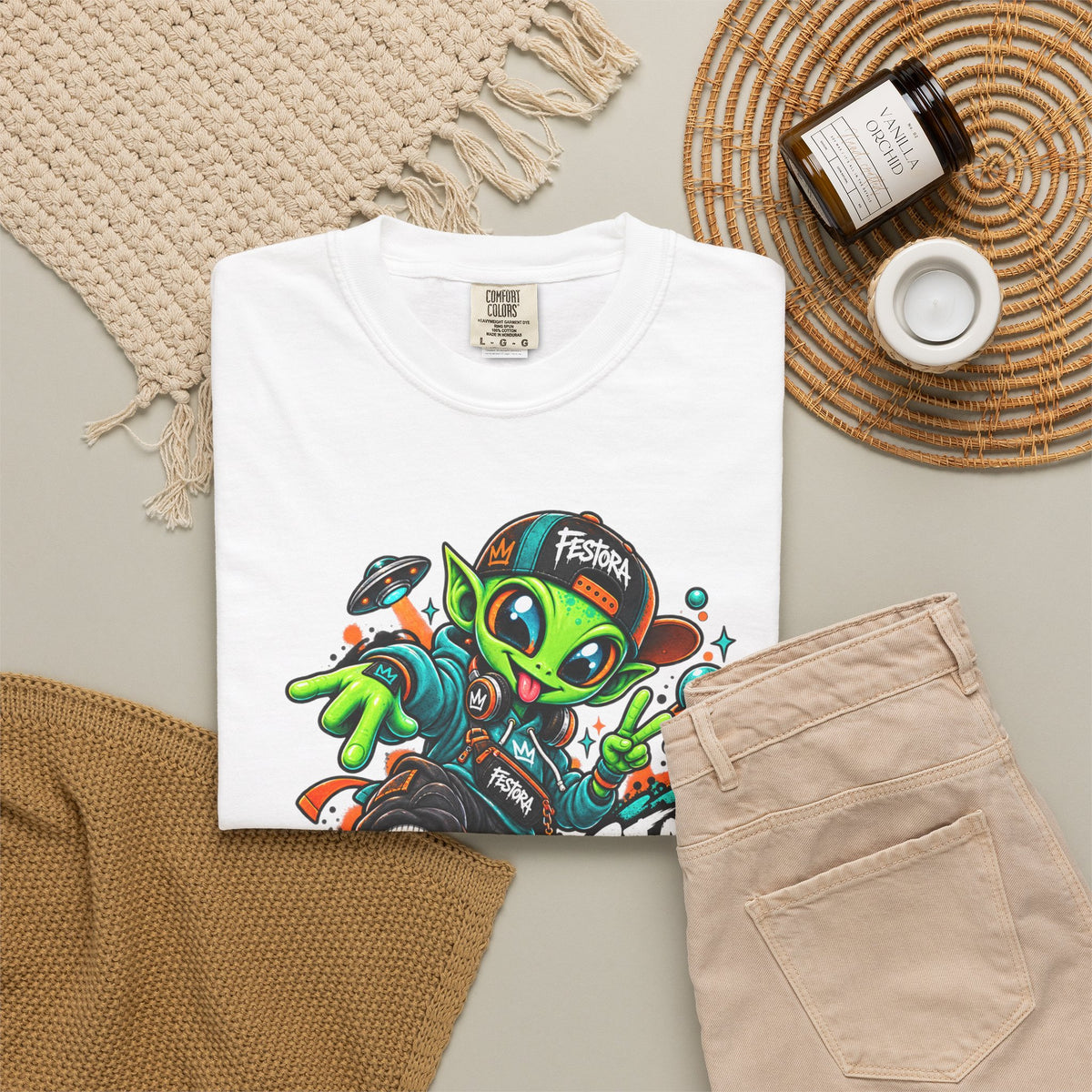 Alien Streetwear T-Shirt — “Stay Cosmic” Graphic Tee