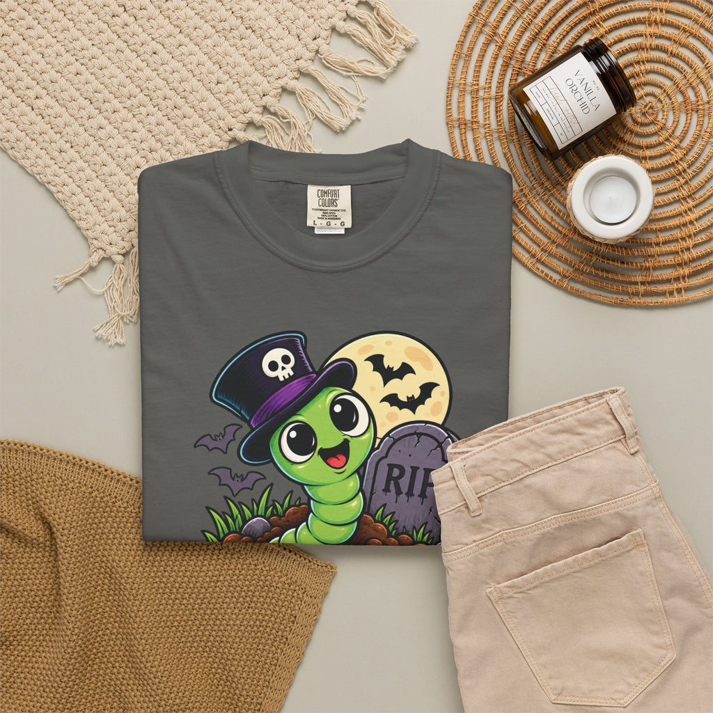 Living My Best Afterlife – Cute Halloween Graveyard Worm T-Shirt