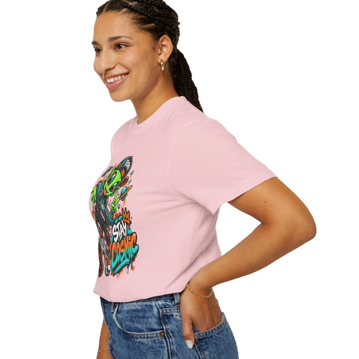 Alien Streetwear T-Shirt — “Stay Cosmic” Graphic Tee