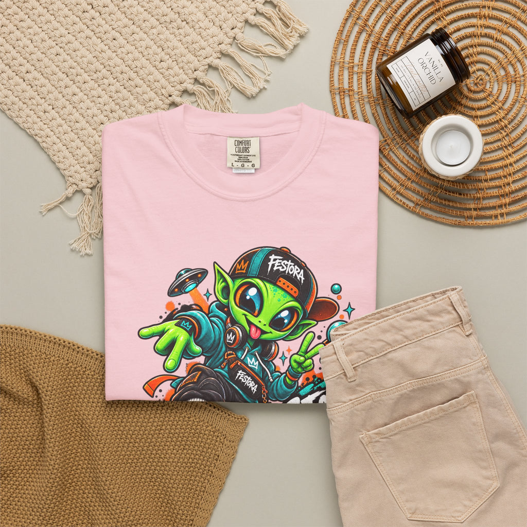 Alien Streetwear T-Shirt — “Stay Cosmic” Graphic Tee