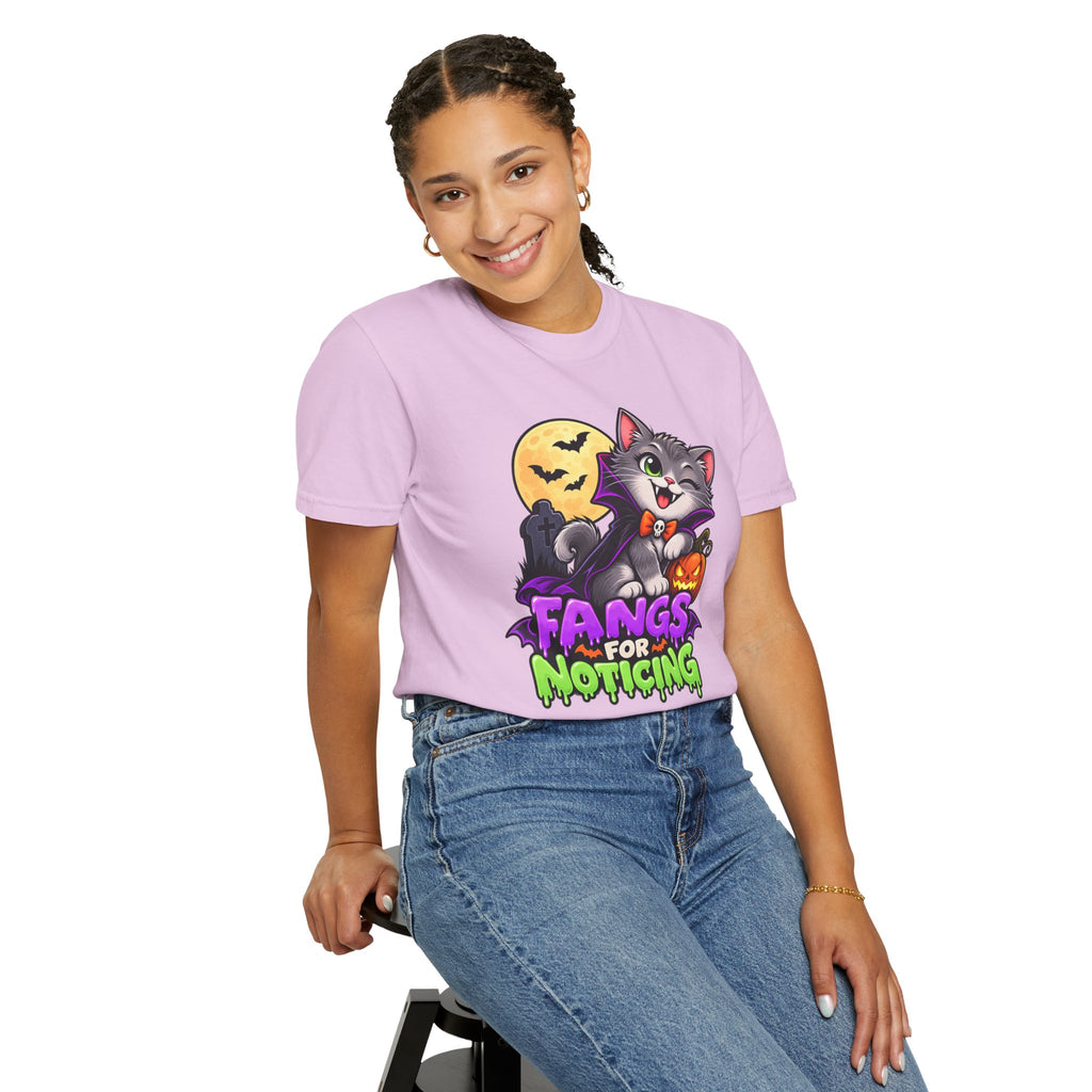 Fangs for Noticing – Cute Vampire Cat Halloween T-Shirt