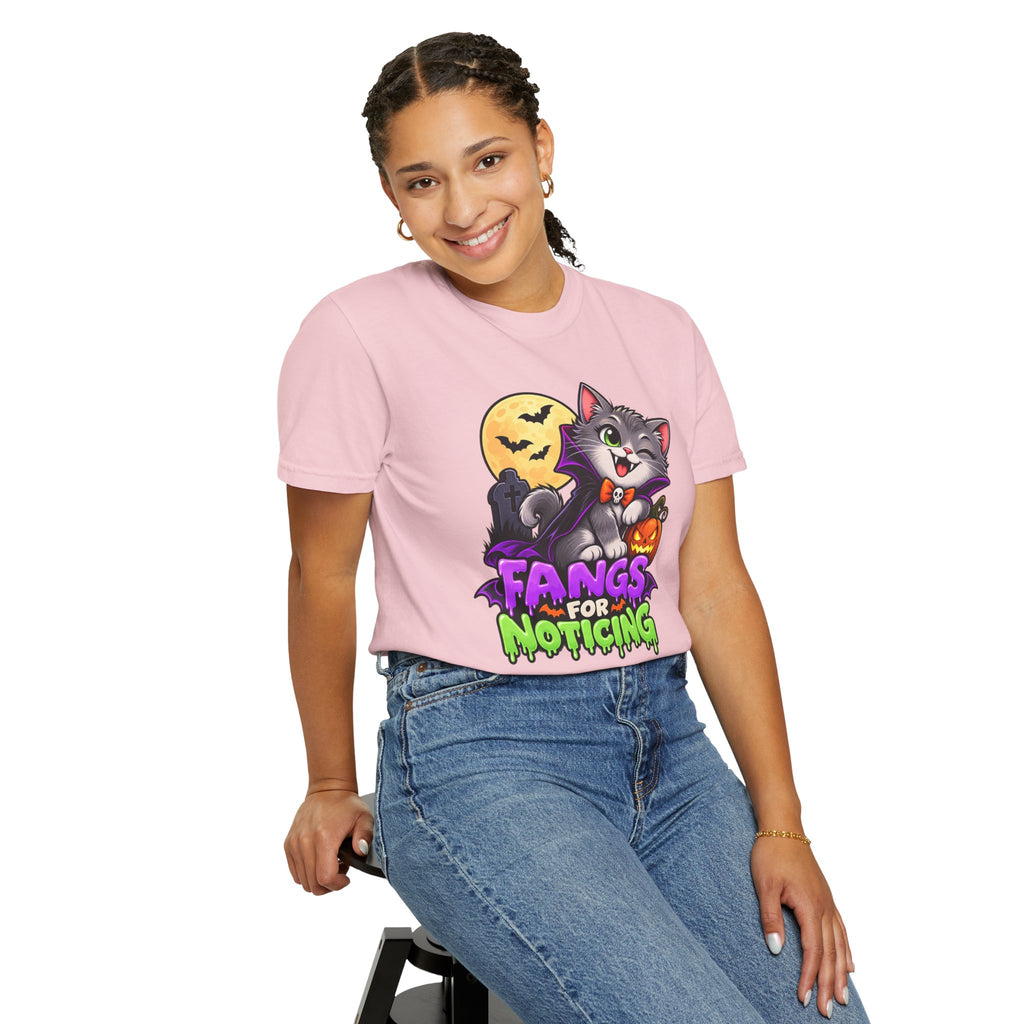 Fangs for Noticing – Cute Vampire Cat Halloween T-Shirt