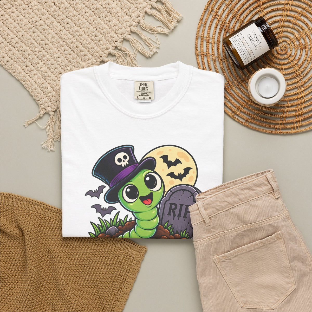 Living My Best Afterlife – Cute Halloween Graveyard Worm T-Shirt