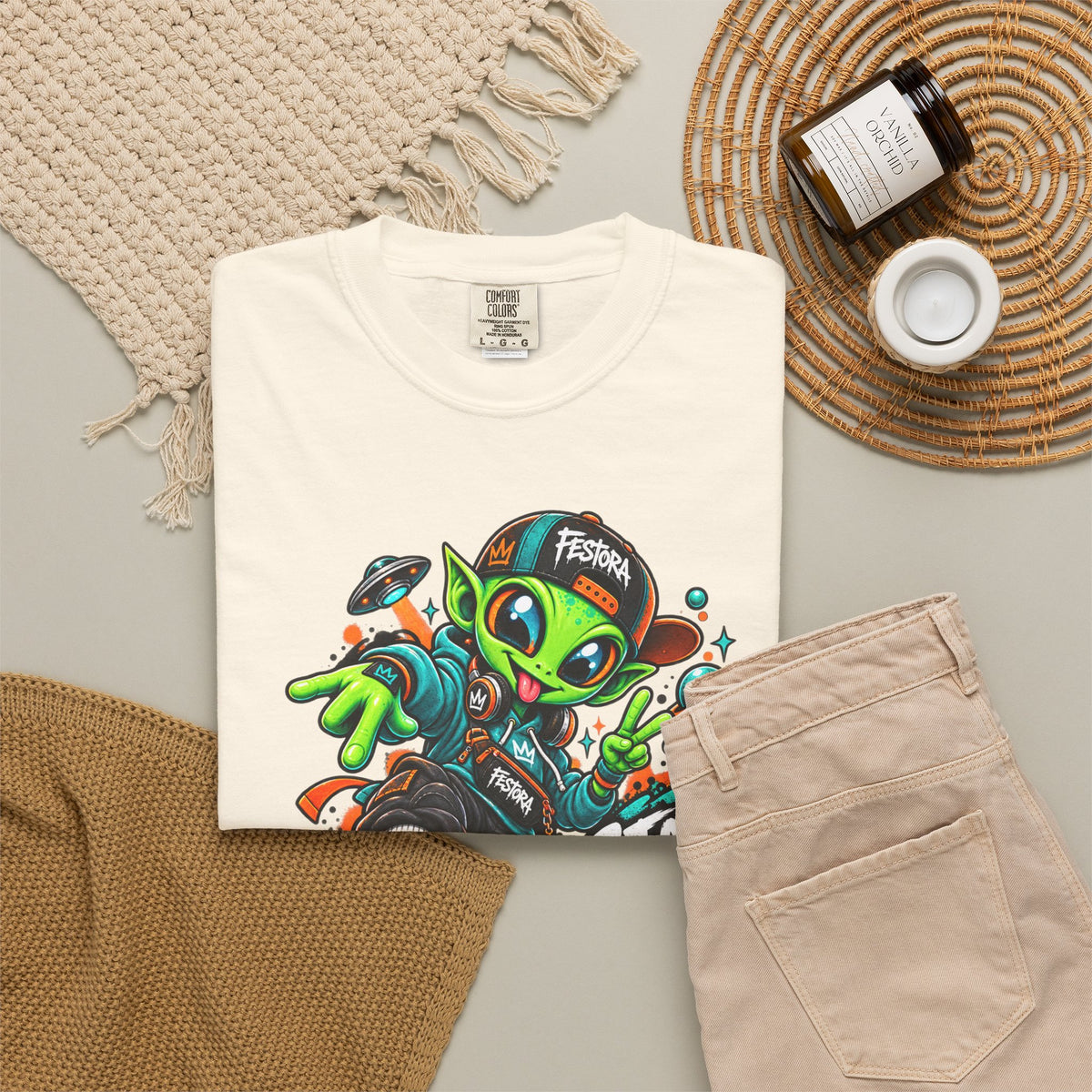 Alien Streetwear T-Shirt — “Stay Cosmic” Graphic Tee