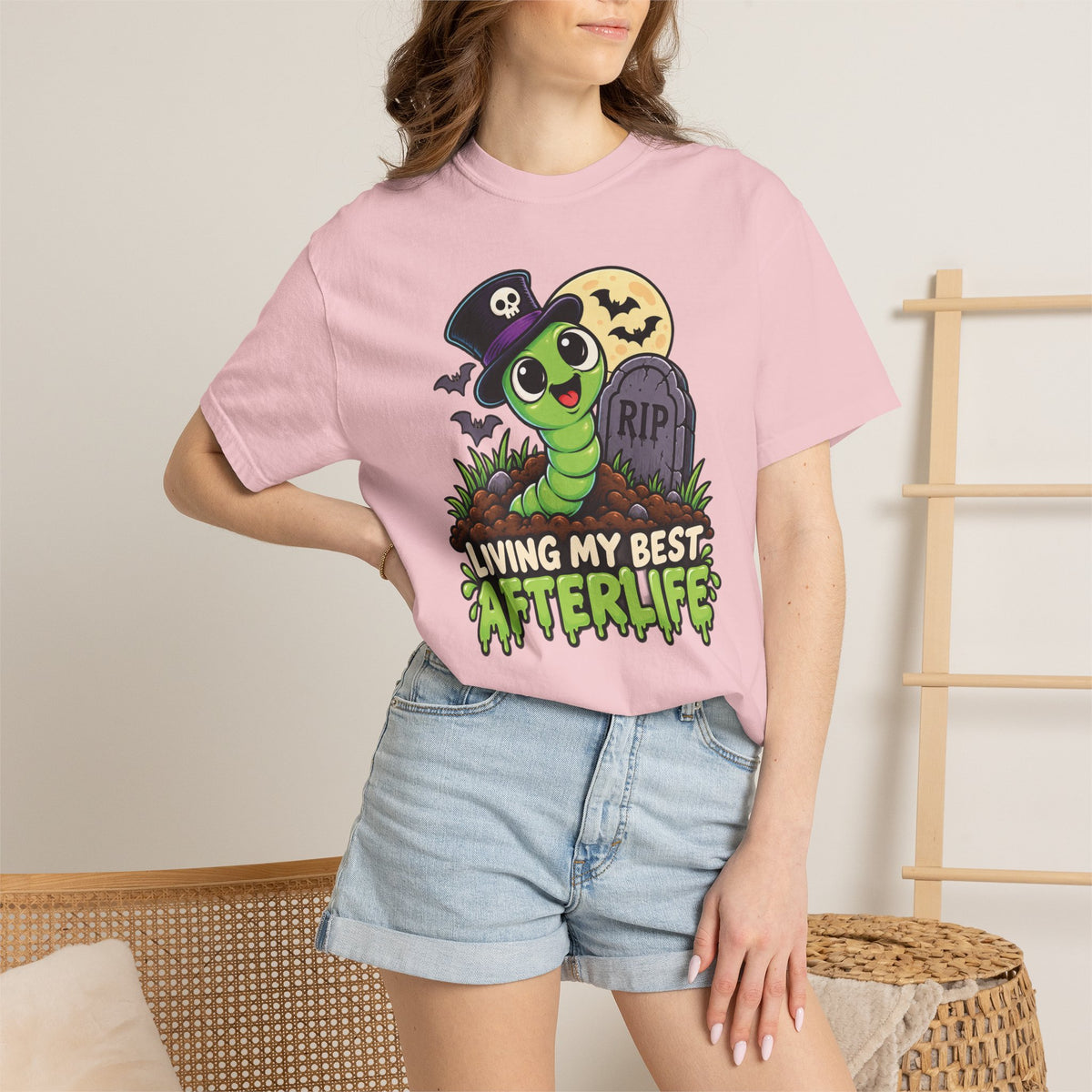 Living My Best Afterlife – Cute Halloween Graveyard Worm T-Shirt