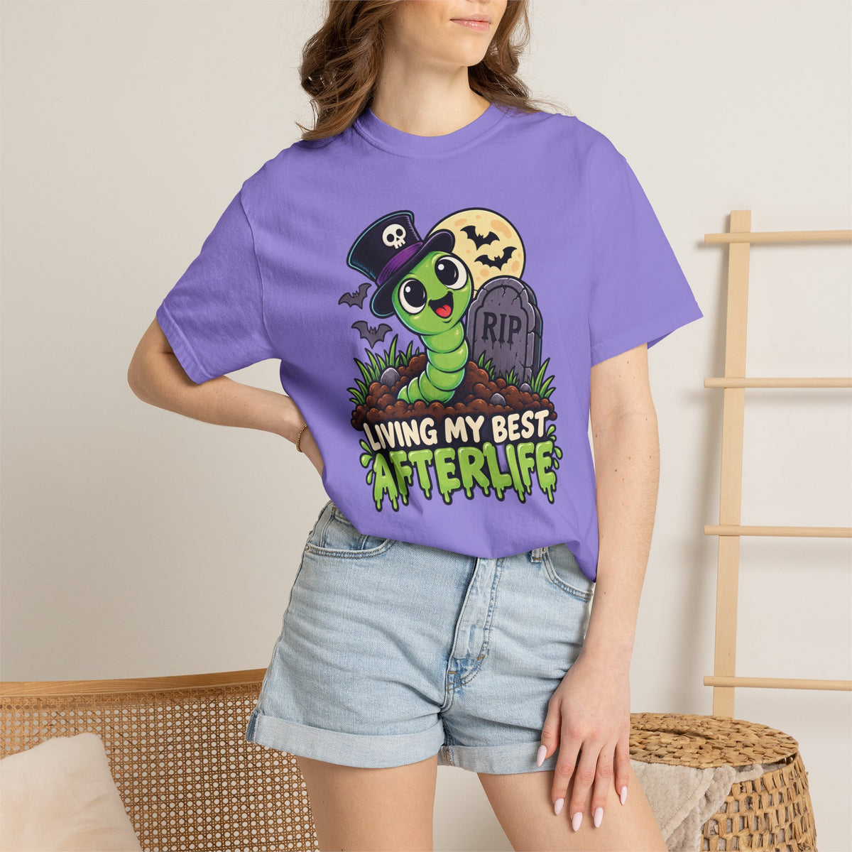 Living My Best Afterlife – Cute Halloween Graveyard Worm T-Shirt