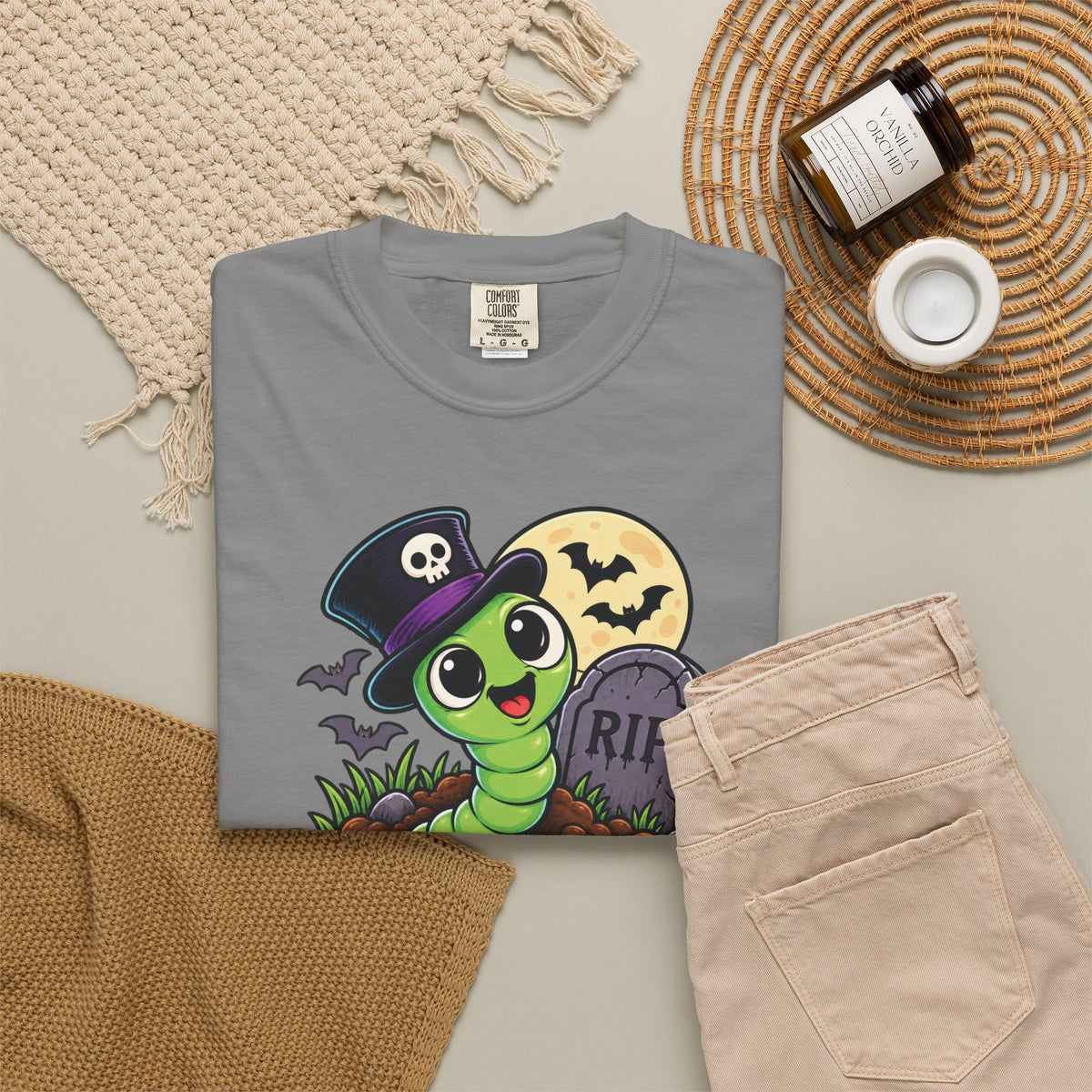 Living My Best Afterlife – Cute Halloween Graveyard Worm T-Shirt
