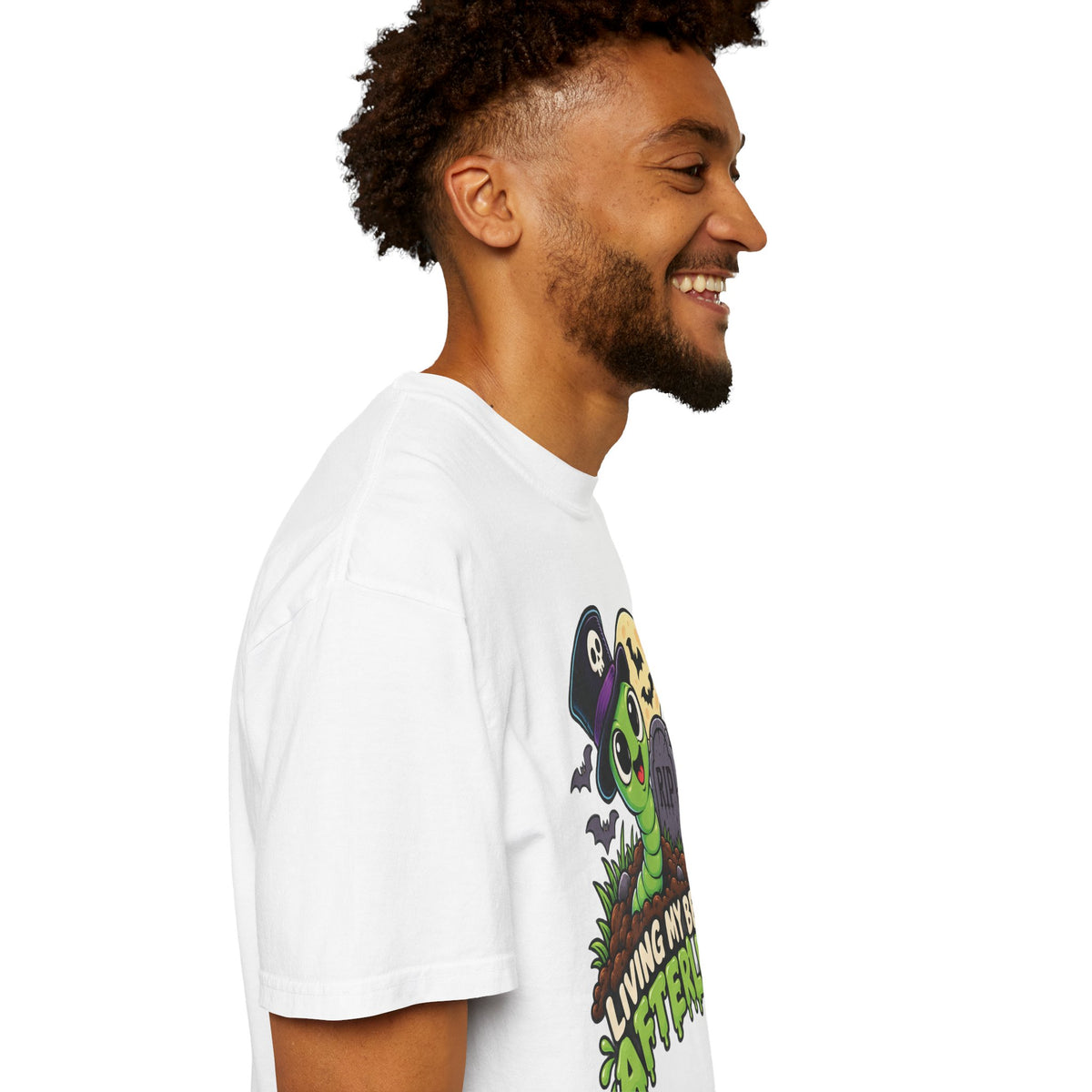 Living My Best Afterlife – Cute Halloween Graveyard Worm T-Shirt