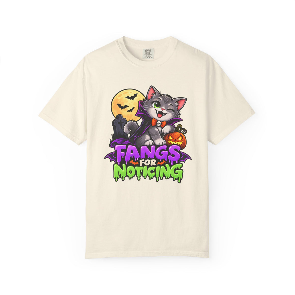 Fangs for Noticing – Cute Vampire Cat Halloween T-Shirt